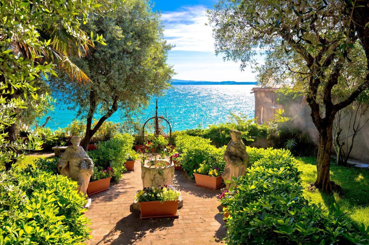 FREE PARKING - BLUE APARTMENT vicino AL CENTRO Sirmione Esterno foto