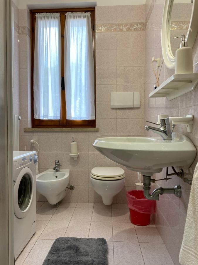 FREE PARKING - BLUE APARTMENT vicino AL CENTRO Sirmione Esterno foto