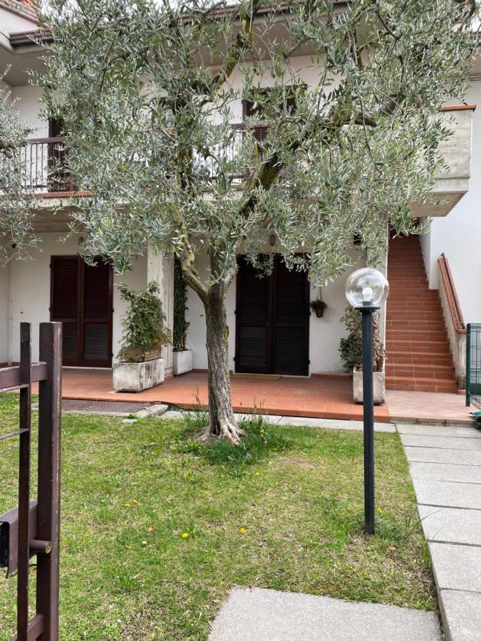 FREE PARKING - BLUE APARTMENT vicino AL CENTRO Sirmione Esterno foto